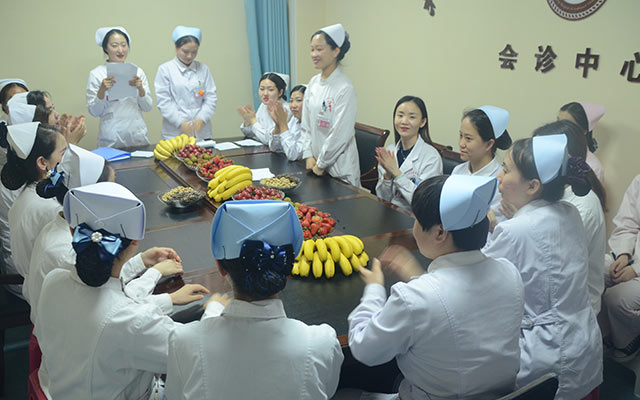 【5.12护士节】九游会j9首页(官方)网站/网页版登录入口/手机版本APP下载,举办茶话会白衣天使受表彰(图5)